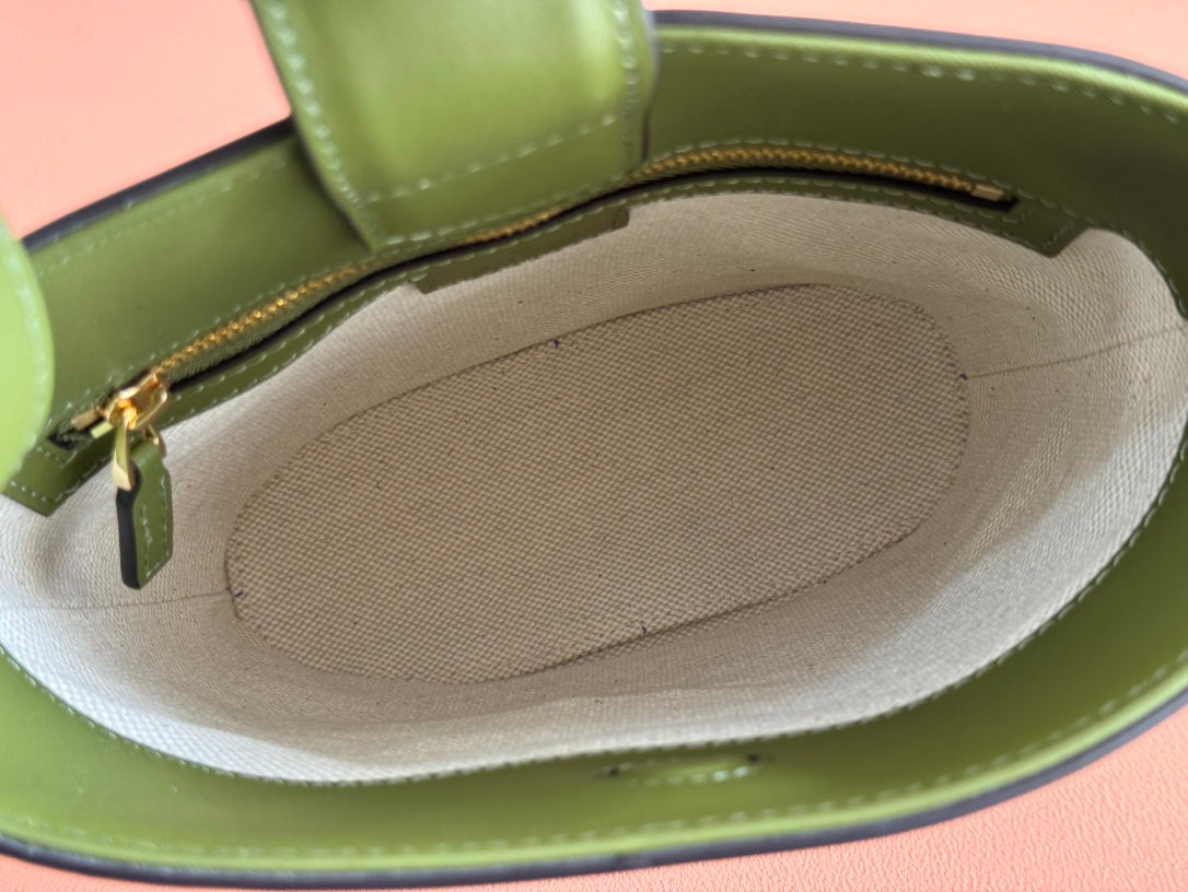Gucci 73 Mini Bucket Bag Green Smooth Leather 244430