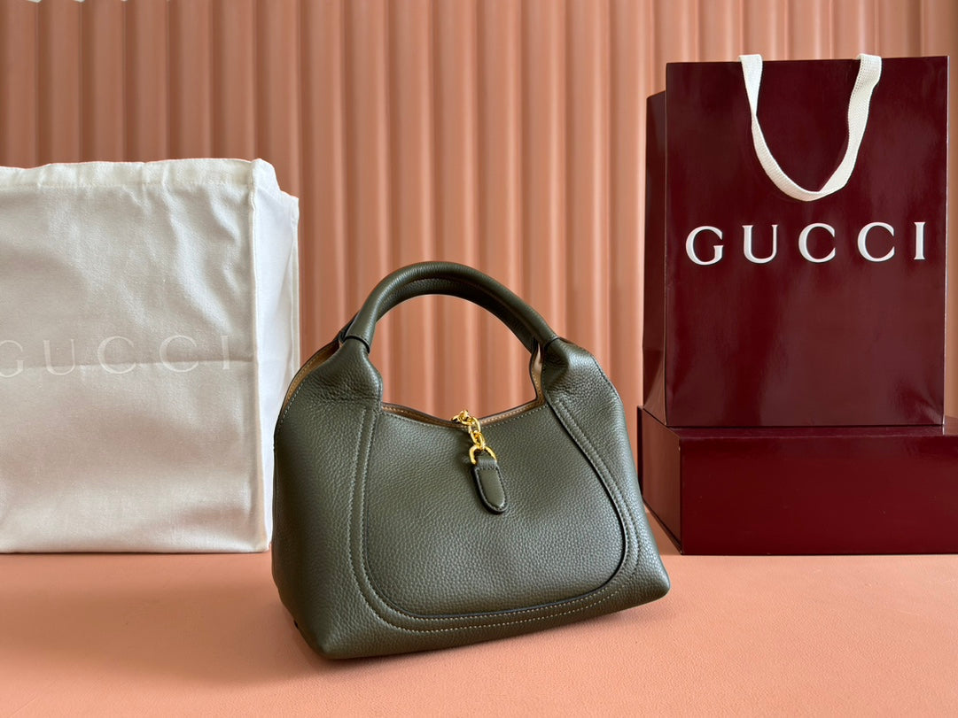 Gucci Softbit Shoulder Bag Green Calfskin
