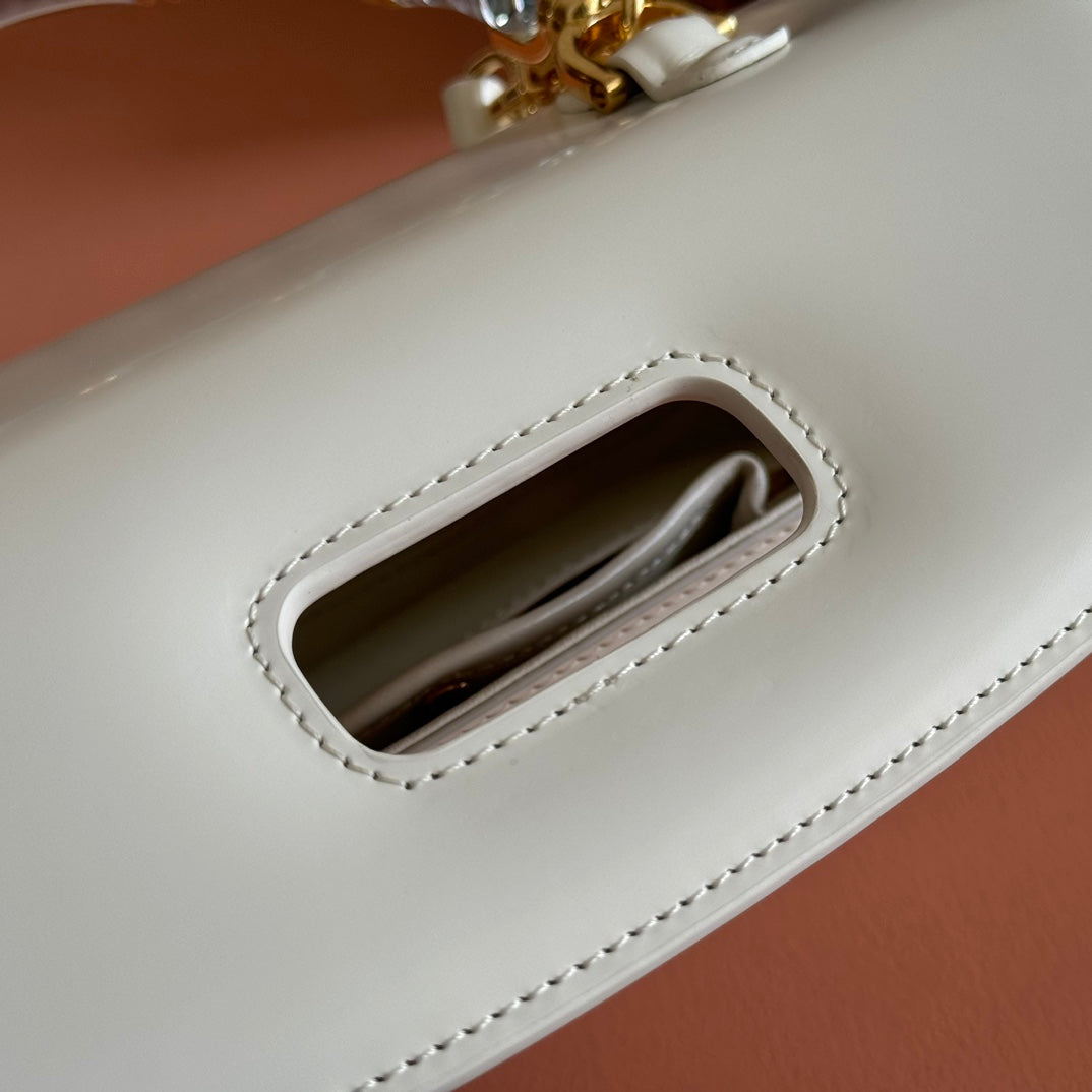 Gucci Bamboo Diva Bag White Leather 251029