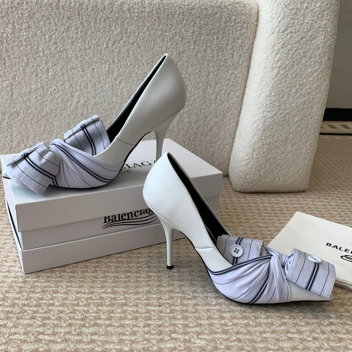 KNIFE CHEMISE HIGH PUMPS IN WHITE COTTON AND CALFSKIN