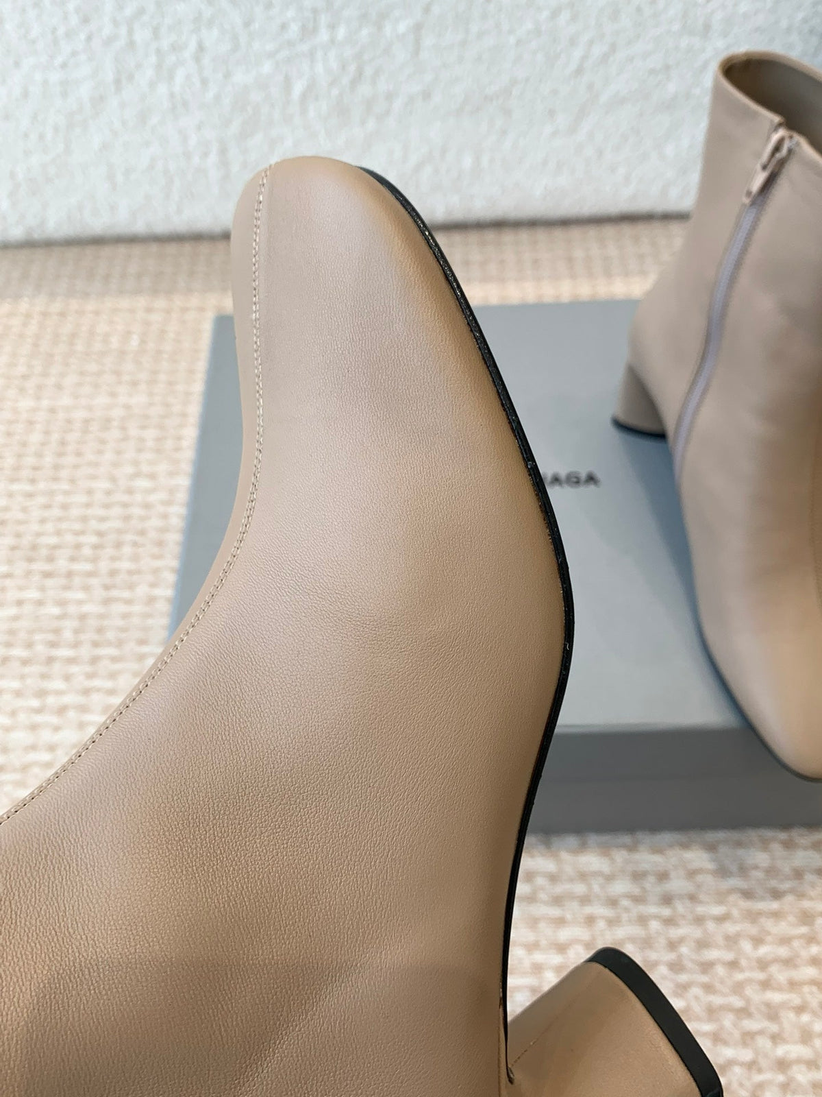 ANKLE BOOTS IN LIGHT BROWN LOGO EMBOSSED SOFT SHEEPSKIN