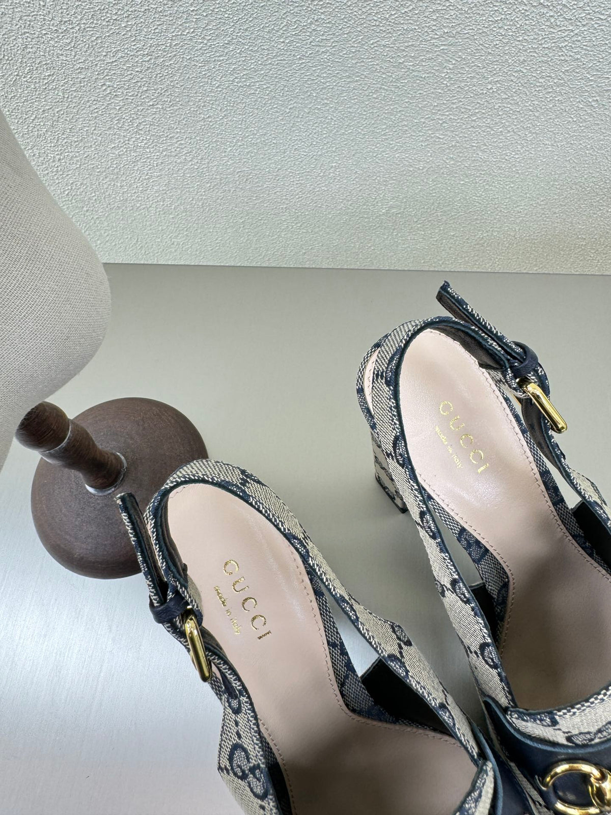 GG WOMEN'S HORSEBIT PLATFORM LOAFER SLINGBACK IN BEIGE AND BLUE CANVAS