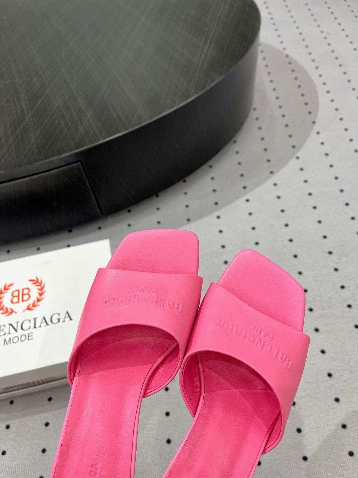SQUARE-TOE MEDIUM HEEL MULES IN PINK CALFSKIN LOGO EMBOSSED