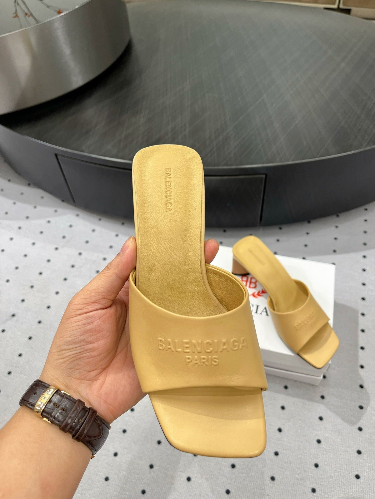 SQUARE-TOE MEDIUM HEEL MULES IN APACHE CALFSKIN LOGO EMBOSSED