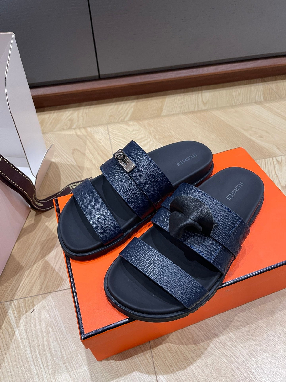 HM 25 Jackson Sandal Dark Blue Grained Calfskin