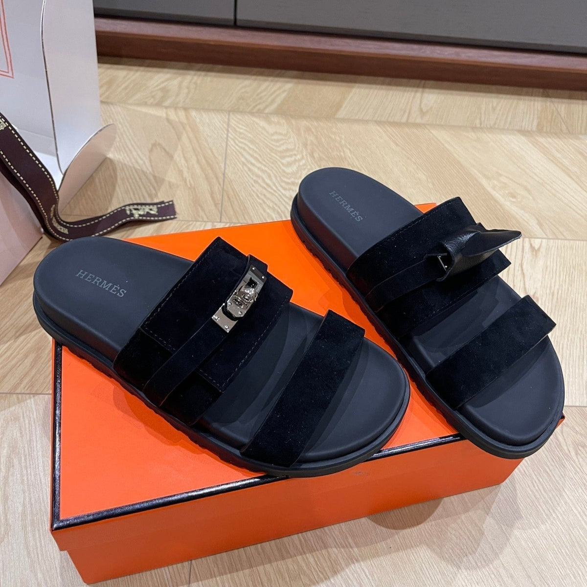 HM 25 Jackson Sandal Black Suede Calfskin