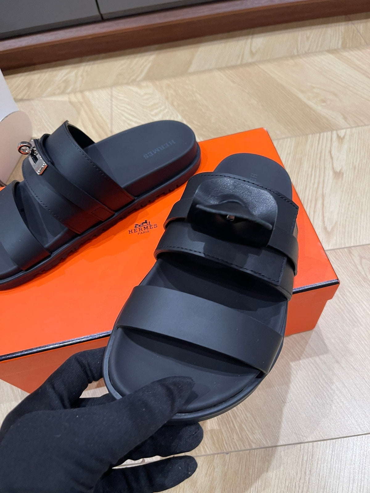 HM 25 Jackson Sandal Black Calfskin