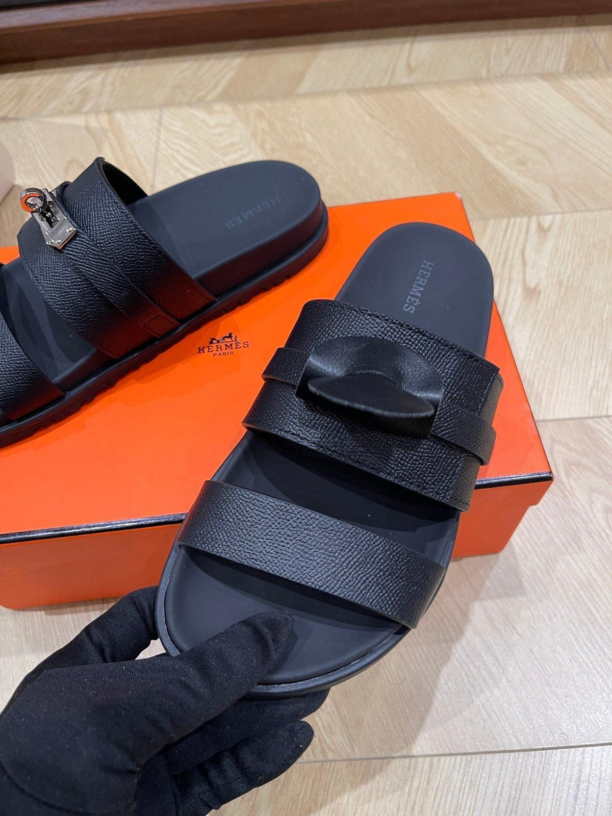 HM 25 Jackson Sandal Black Grained Calfskin