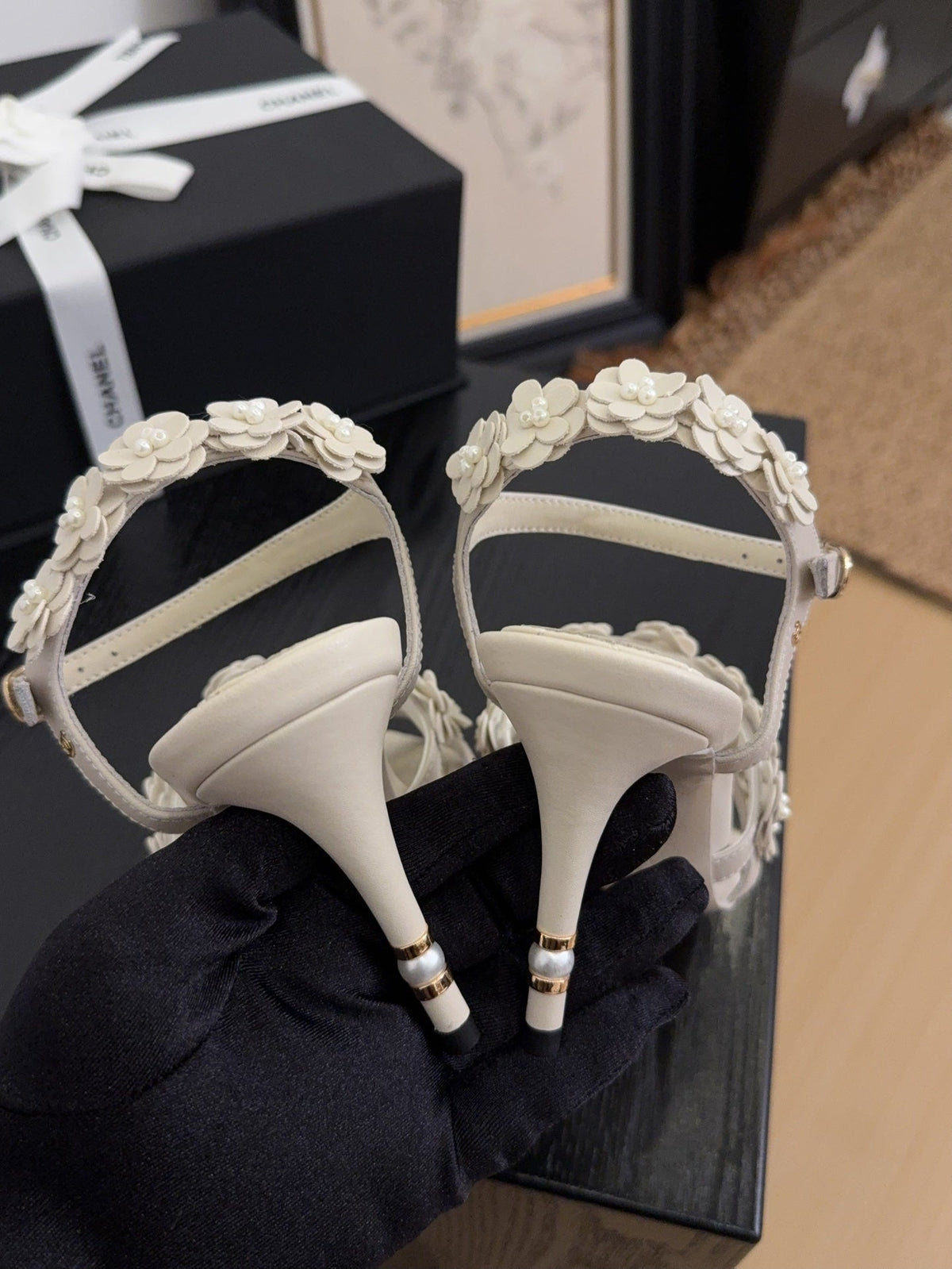 CC 25 Pearl Slingback White Sheepskin 252290