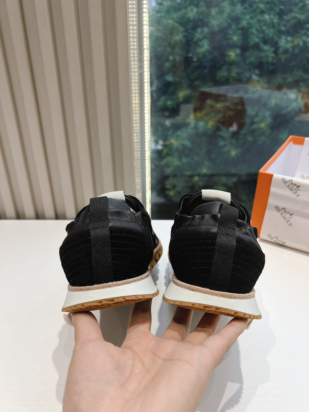 HM JET SNEAKER BLACK CALFSKIN SUEDE