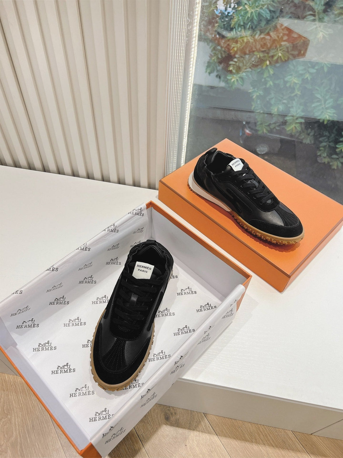 HM JET SNEAKER BLACK CALFSKIN SUEDE