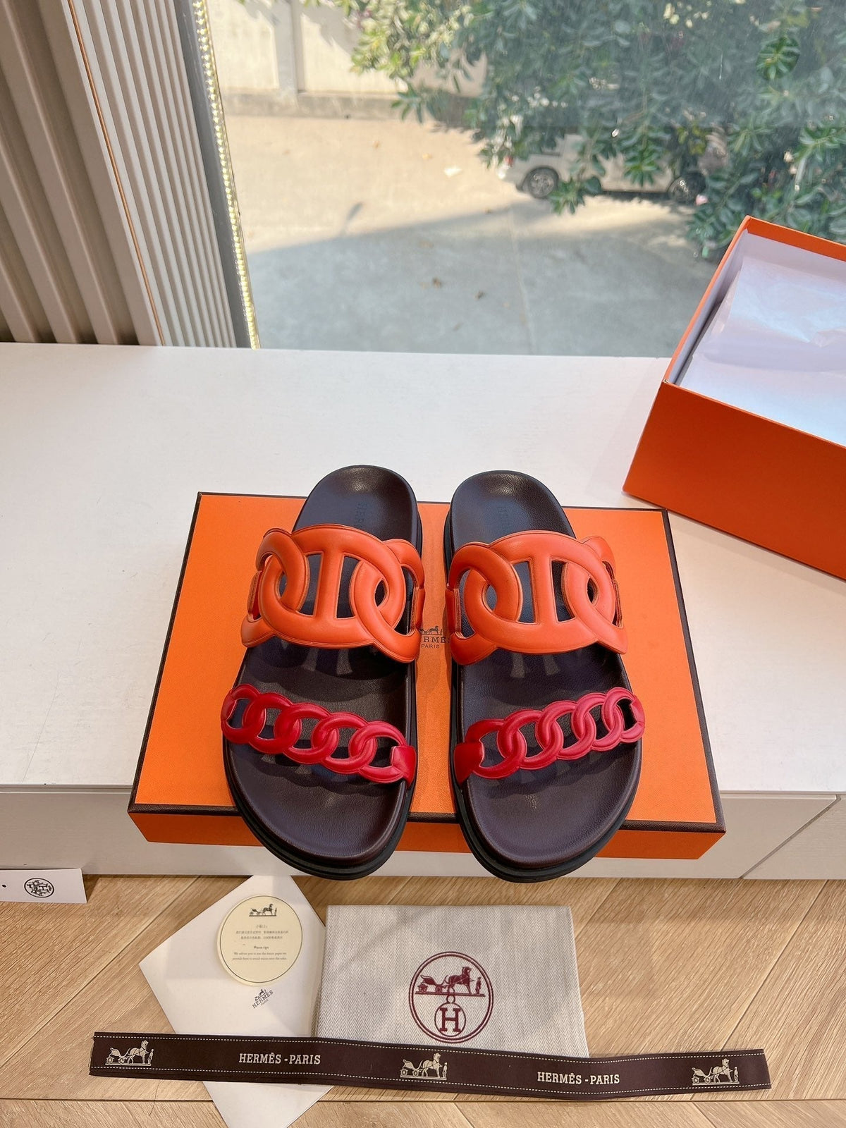 EXTRA SANDAL IN CHERRY RED MIX FIRE ORANGE CALFSKIN