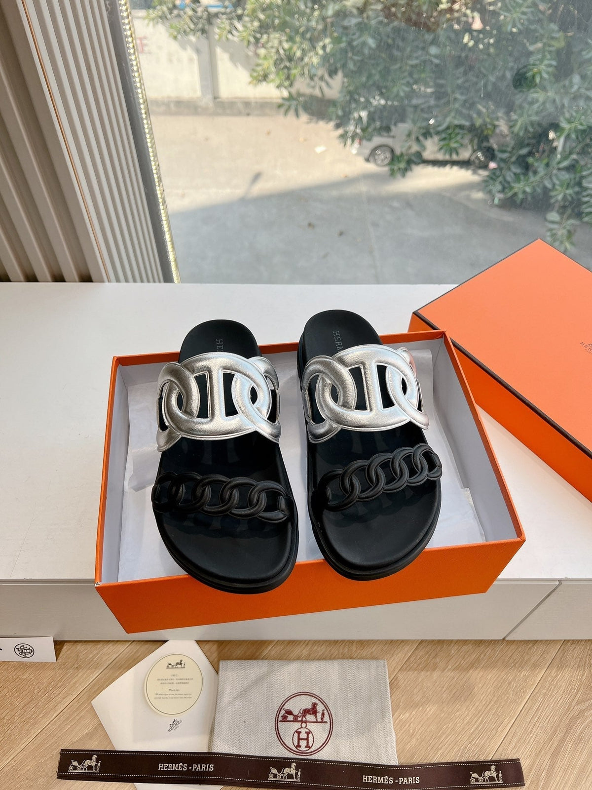 EXTRA SANDAL IN SILVER MIX BLACK CALFSKIN