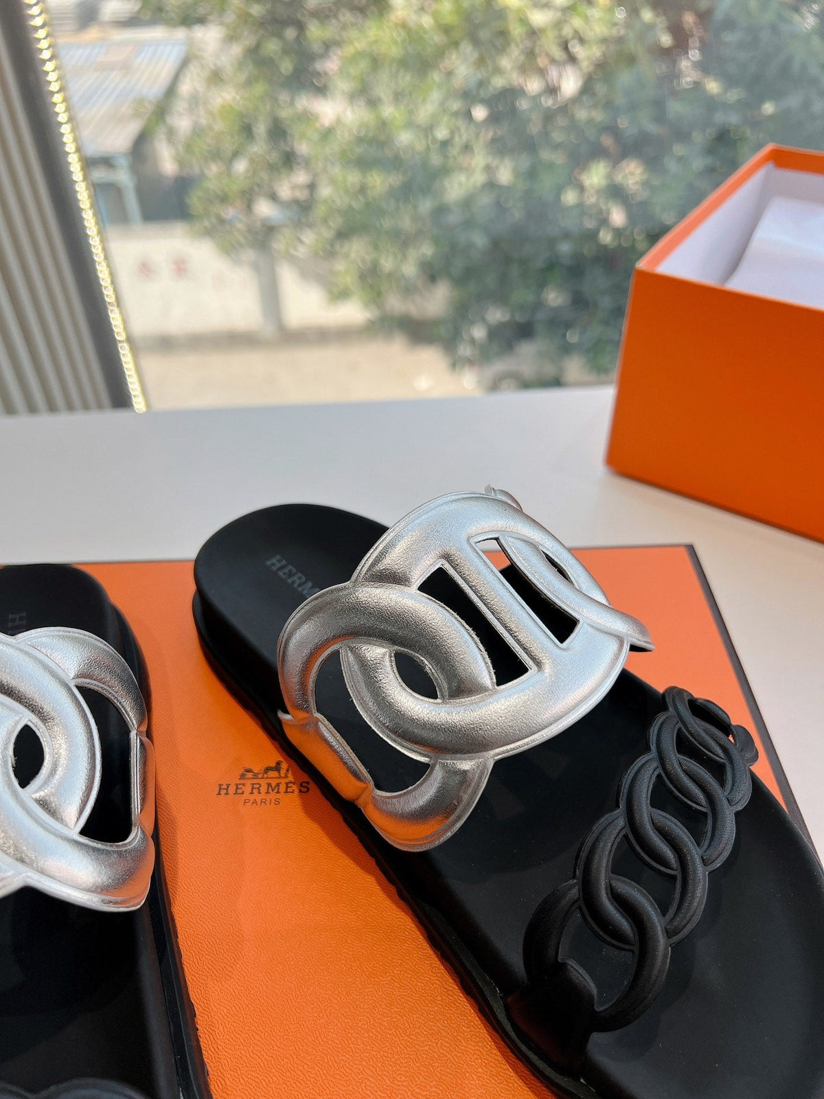 EXTRA SANDAL IN SILVER MIX BLACK CALFSKIN