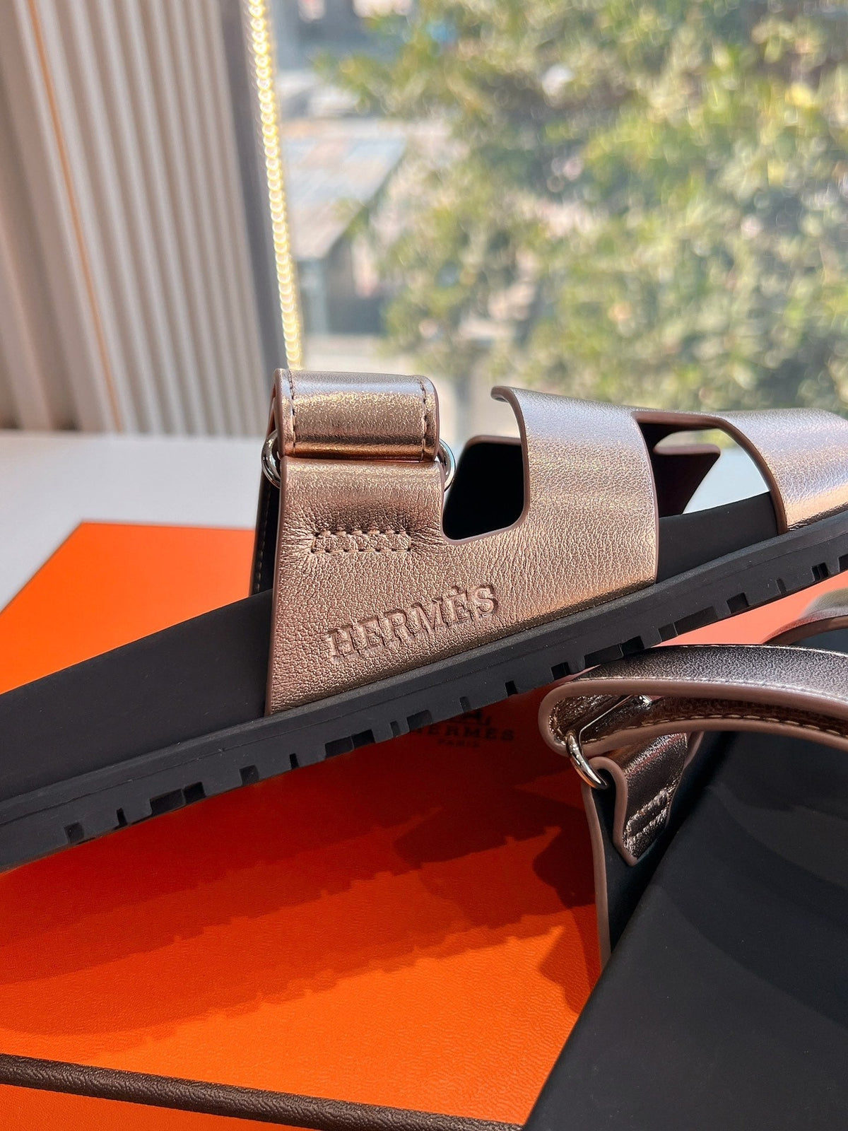 CHYPRE SANDAL IN COPPER BROWN METALLIC CALFSKIN