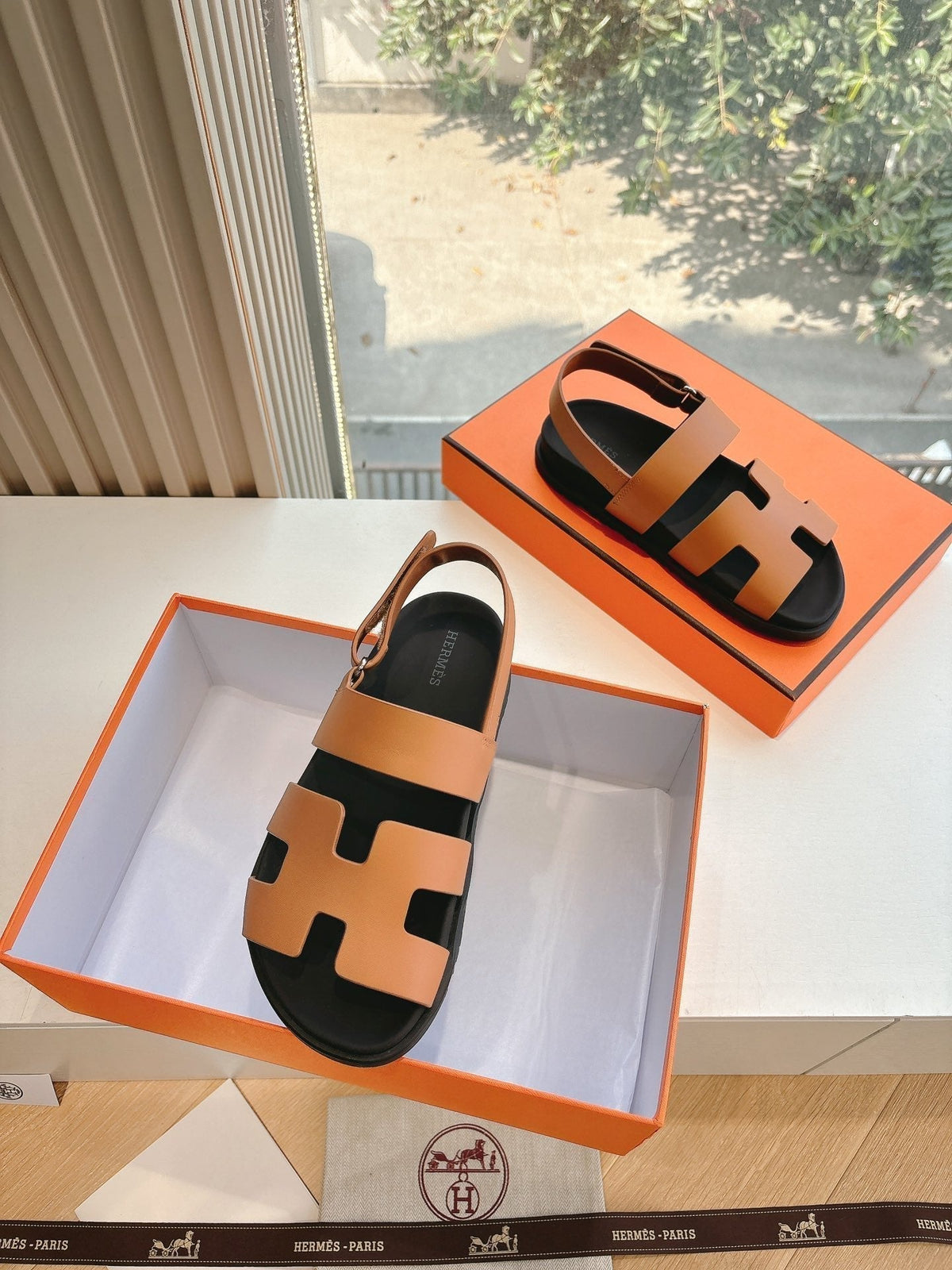 HM 25 Genius Sandal Gold Black Calfskin