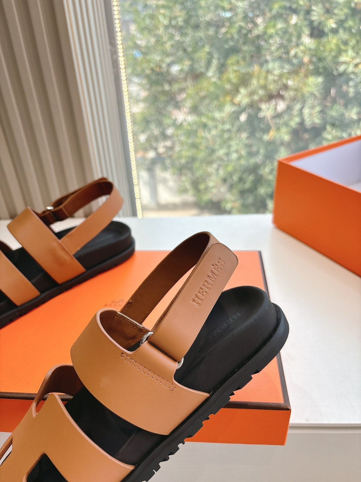 HM 25 Genius Sandal Gold Black Calfskin