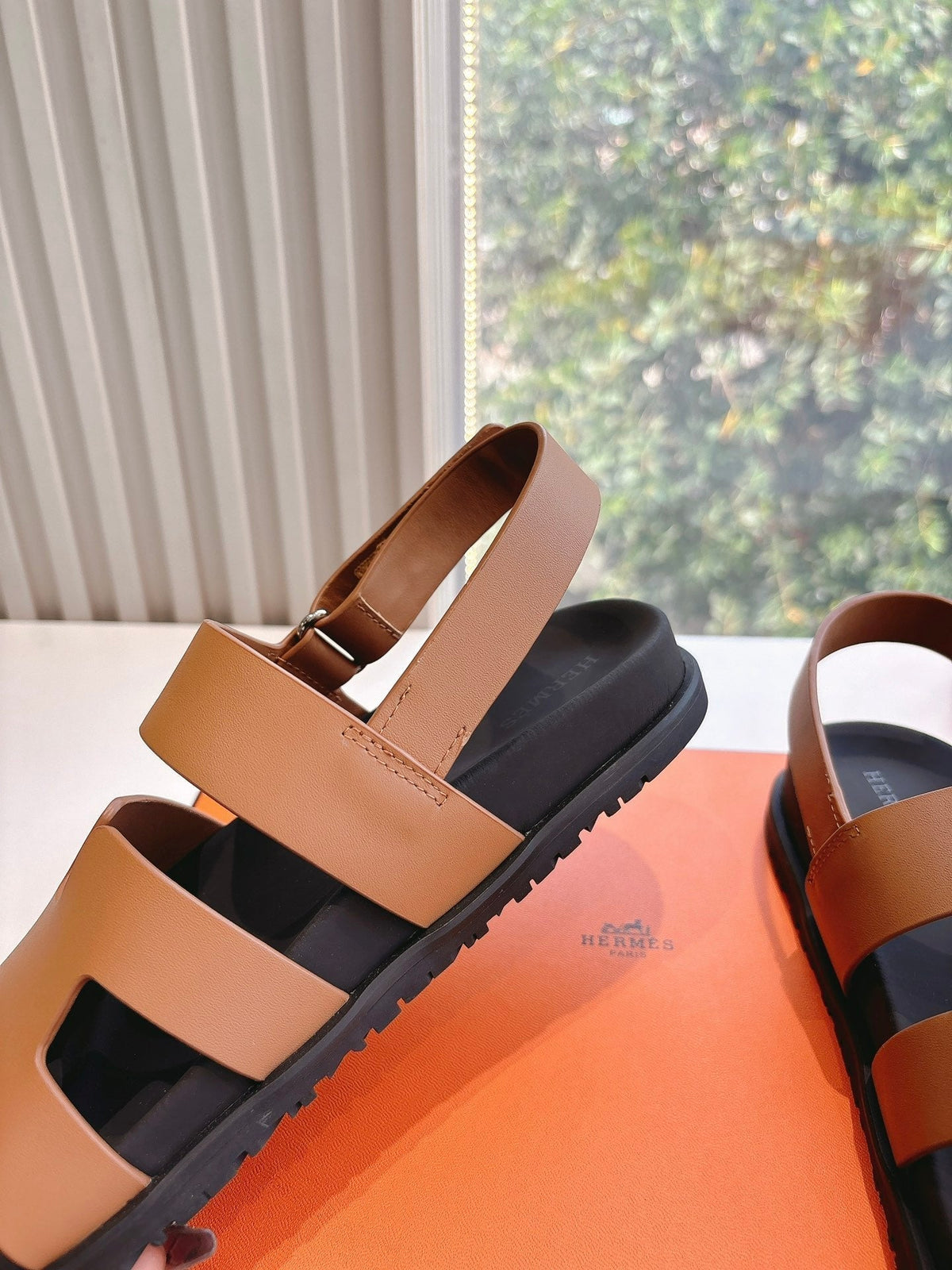 HM 25 Genius Sandal Gold Black Calfskin
