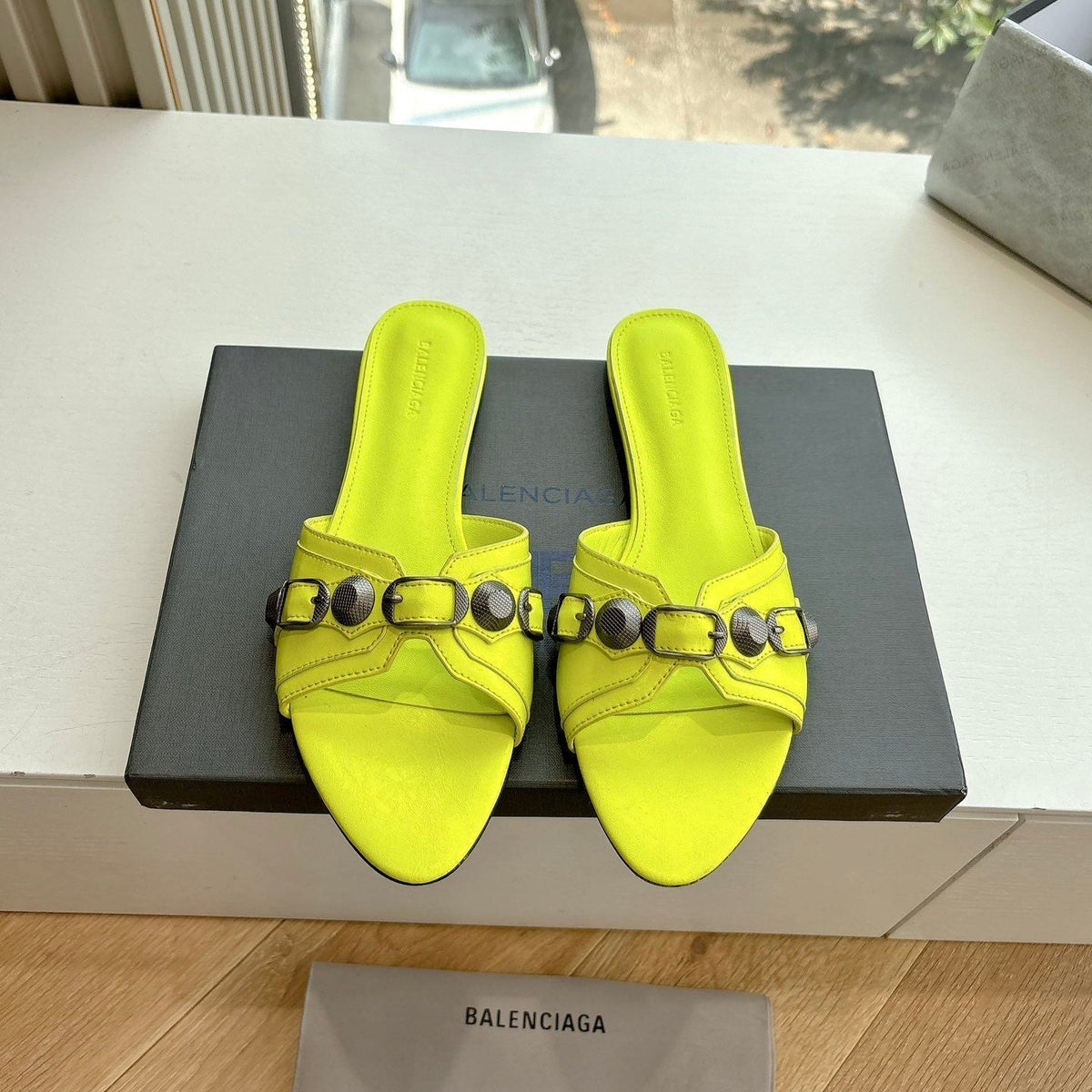 CAGOLE FLAT MULES IN LIME YELLOW CALFSKIN