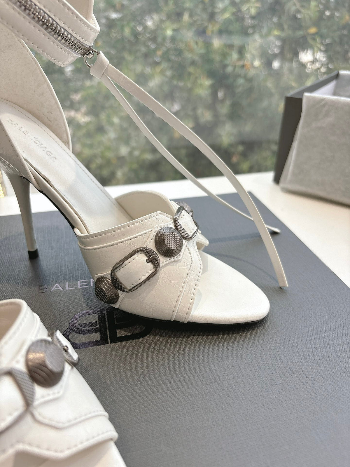 CAGOLE HIGH-HEEL SANDALS IN WHITE LAMBSKIN
