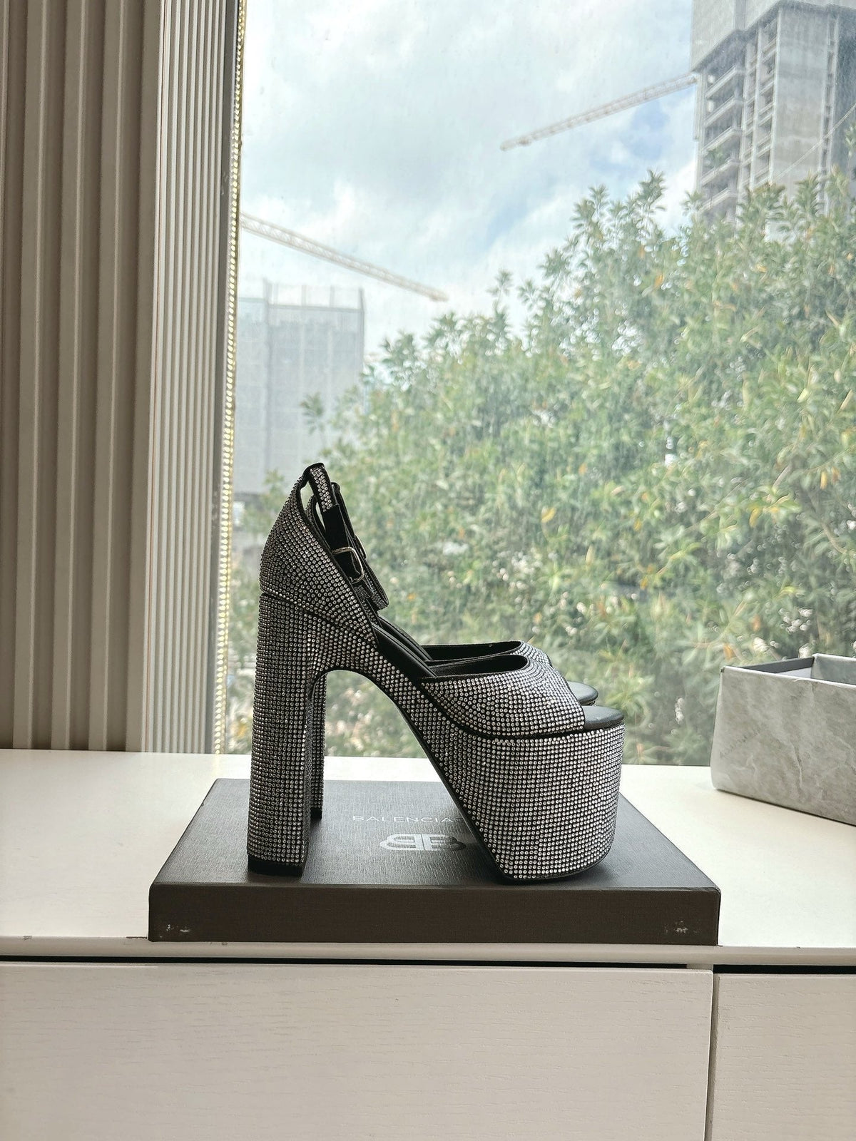 PLATFORM ANKLE STRAP HEELS IN BLACK ATTACHED RHINESTONES CALFSKIN