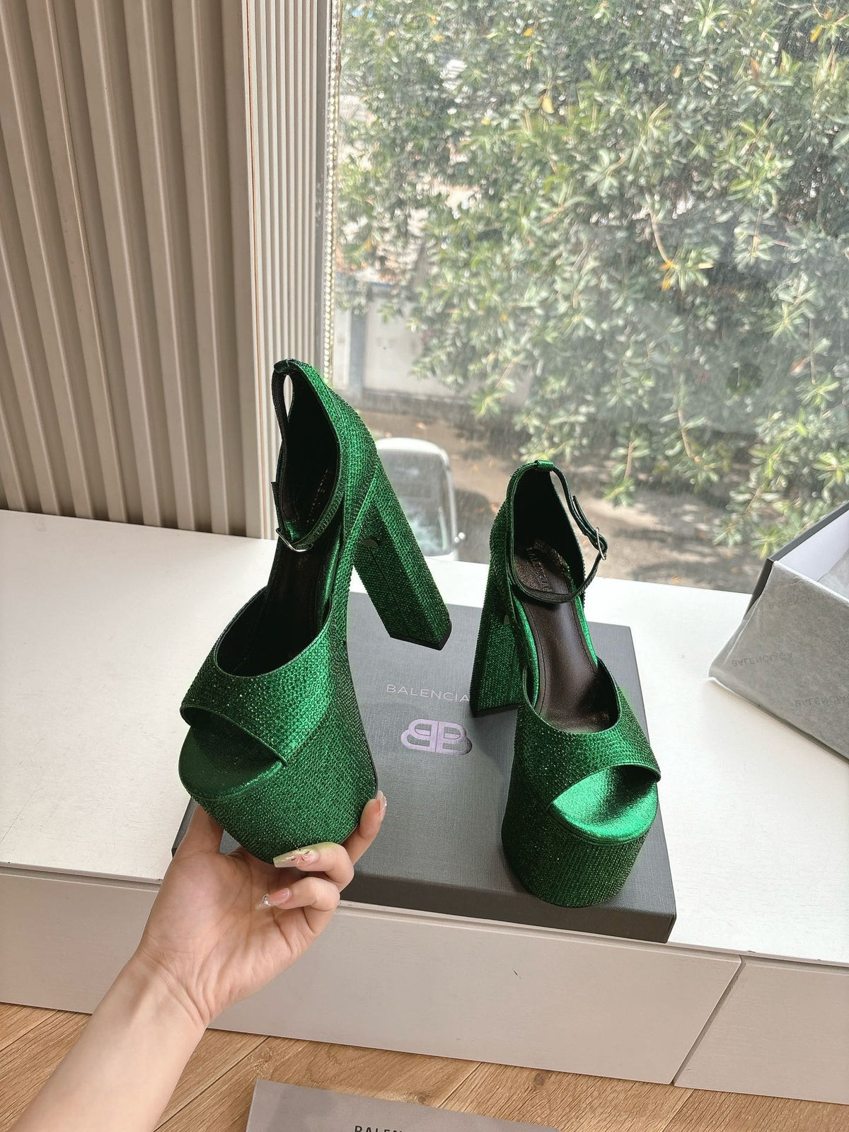PLATFORM ANKLE STRAP HEELS IN GREEN METALLIC ATTACHED RHINESTONES CALFSKIN