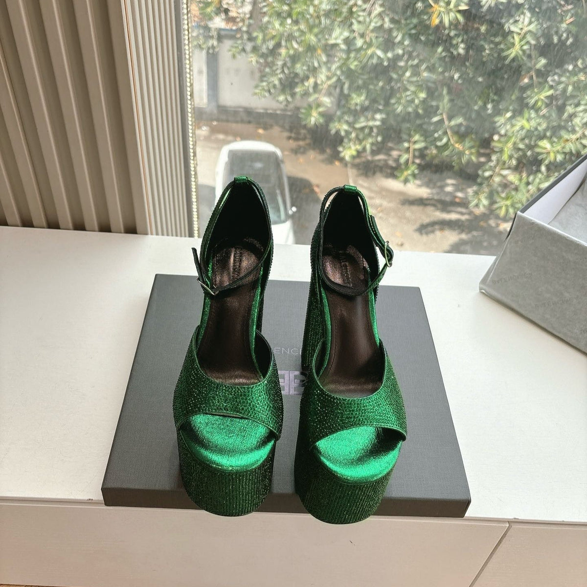 PLATFORM ANKLE STRAP HEELS IN GREEN METALLIC ATTACHED RHINESTONES CALFSKIN