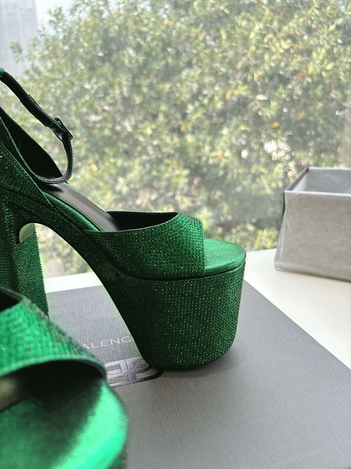 PLATFORM ANKLE STRAP HEELS IN GREEN METALLIC ATTACHED RHINESTONES CALFSKIN