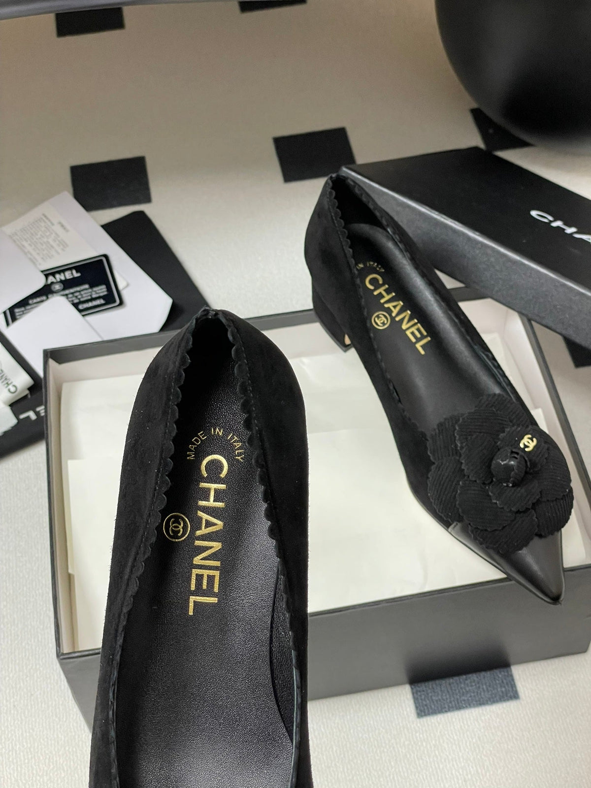 CC 25C Classic Camellia Pointed High Heels Pump 35mm Black Suede 247614