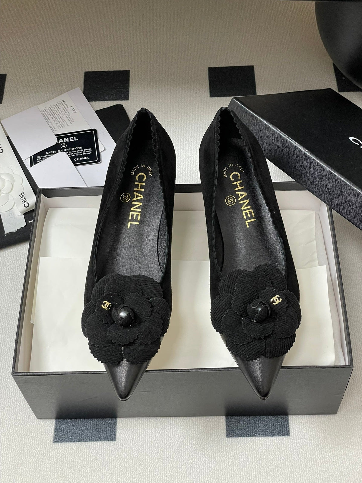 CC 25C Classic Camellia Pointed High Heels Pump 35mm Black Suede 247614