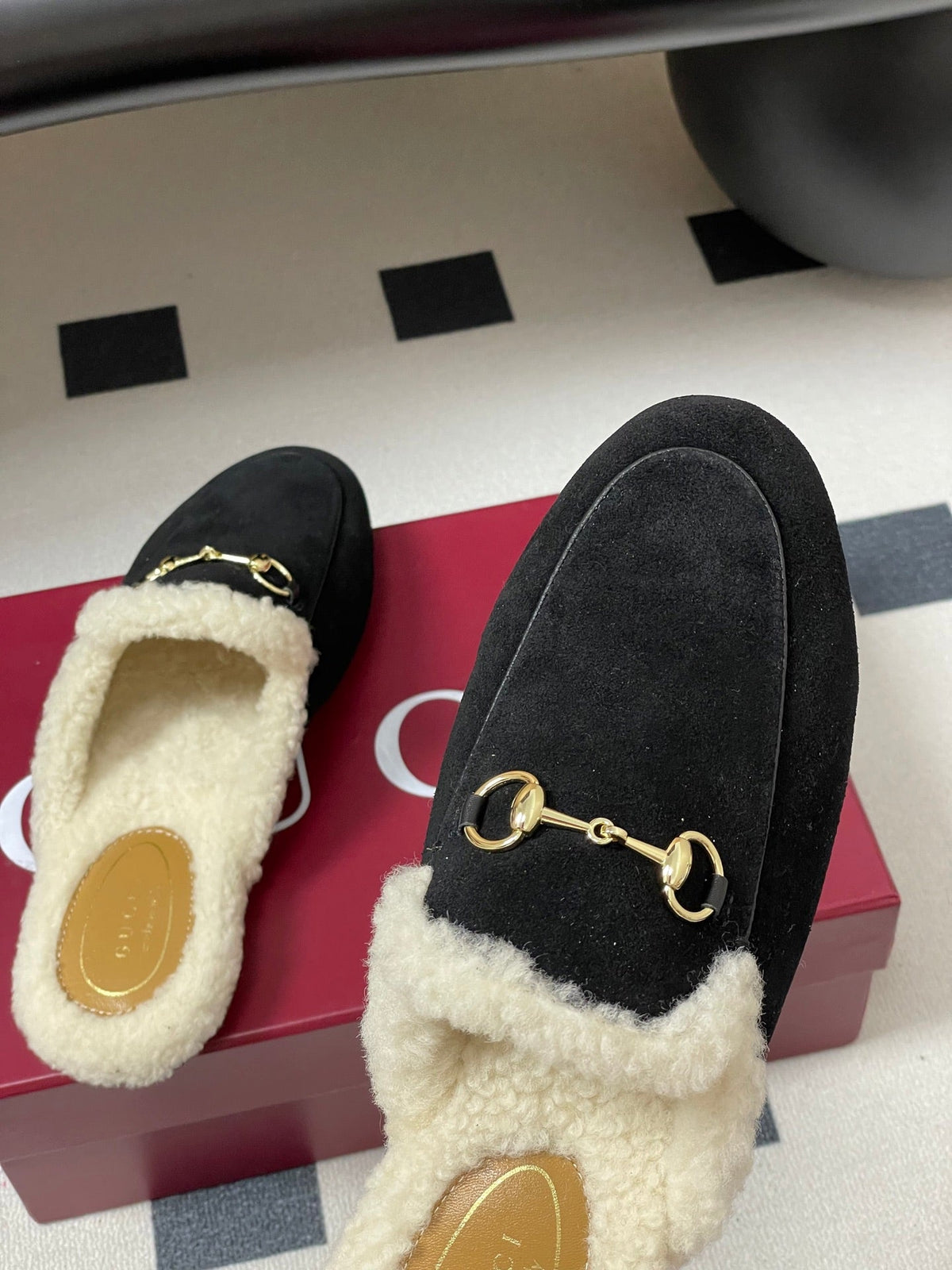 GG horsebit flat mules black suede and wool 534710