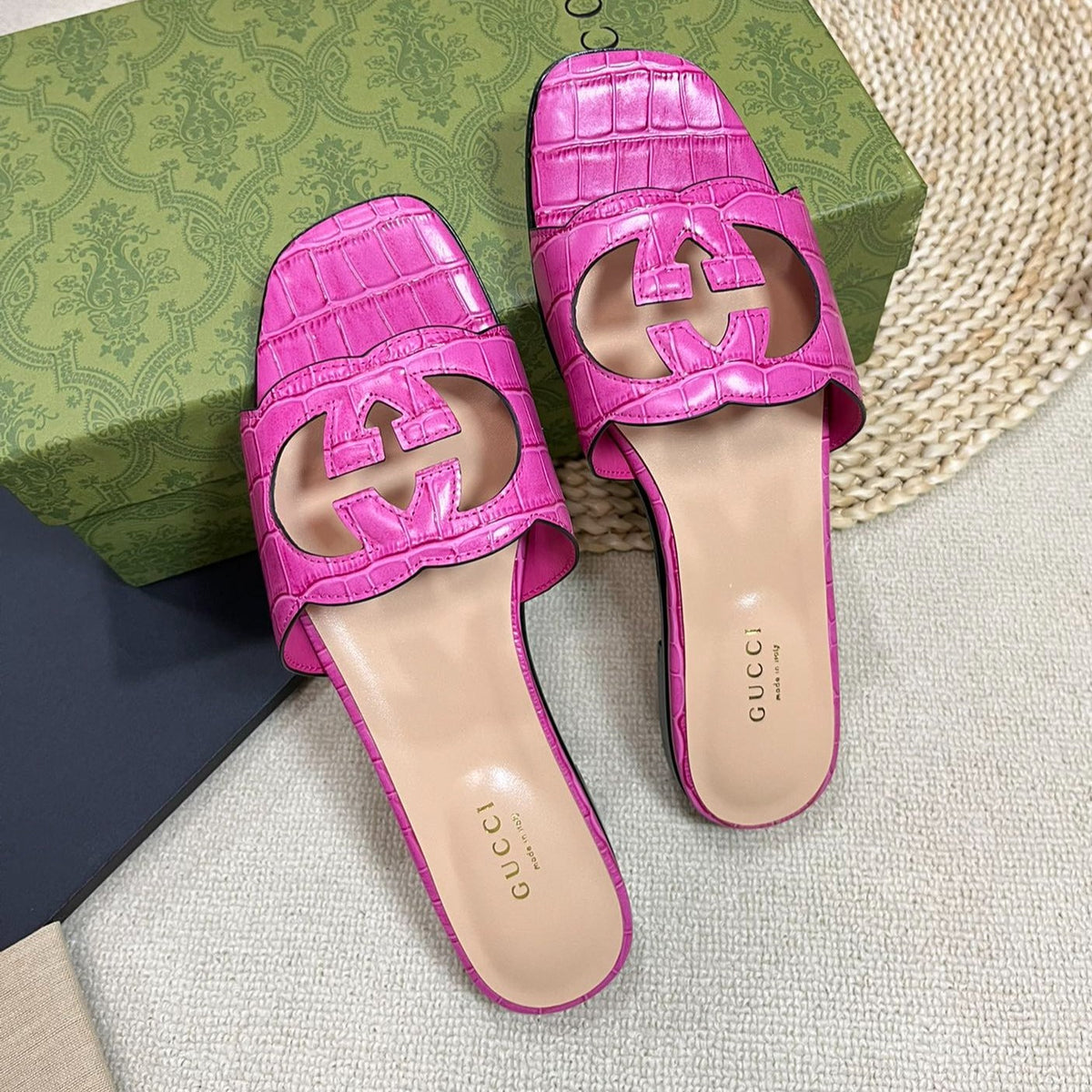 GG Cut Out Slide Sandals Pink