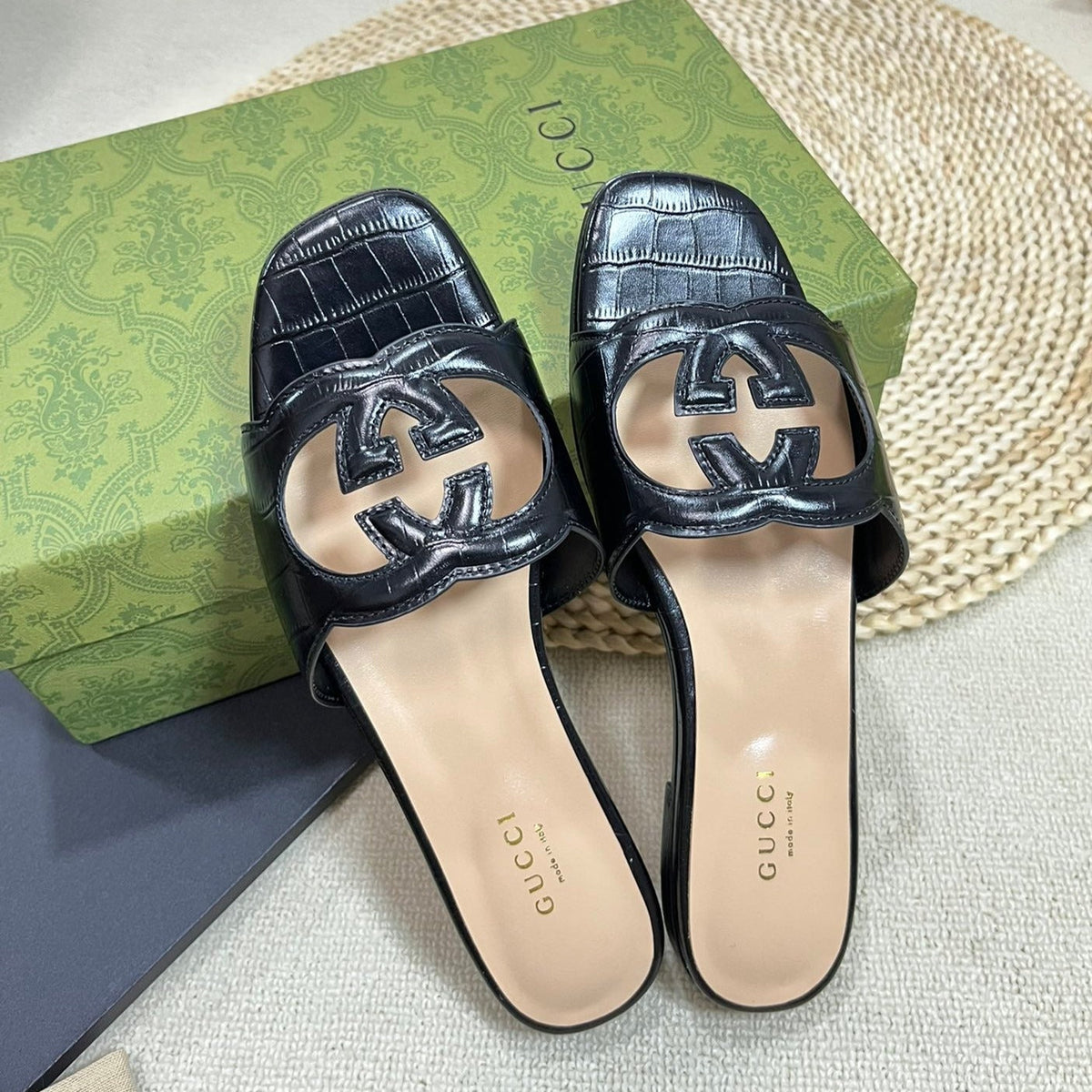 GG Cut Out Slide Sandals Black