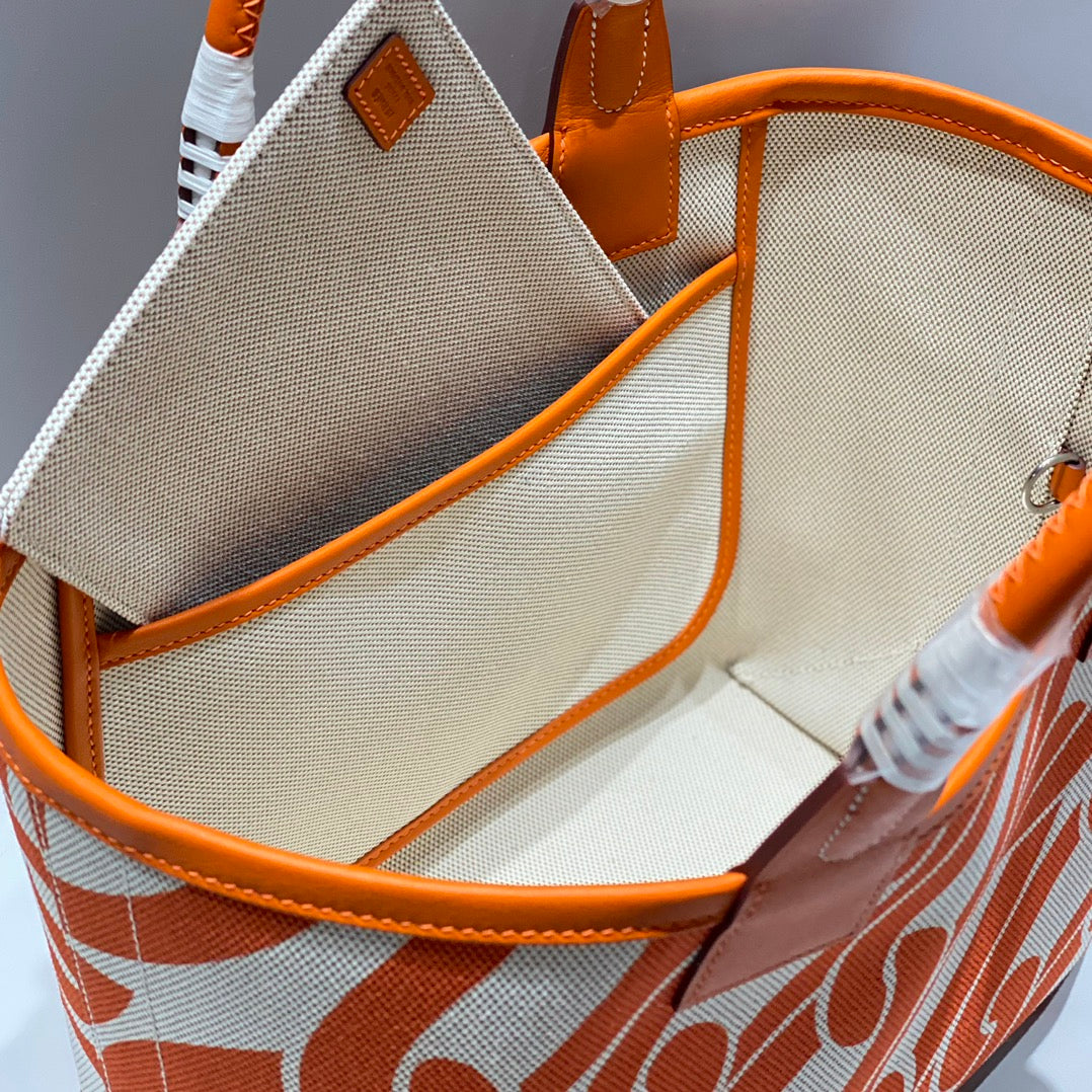 HM Steeple 28 Bag Brown Calfskin White Brown Canvas