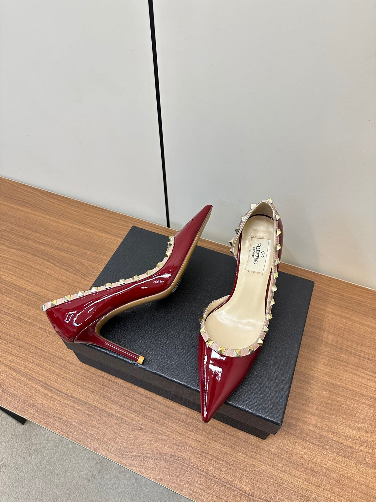 Valentino Red Rockstud D'Orsay Pumps 95mm Cowhide 989893