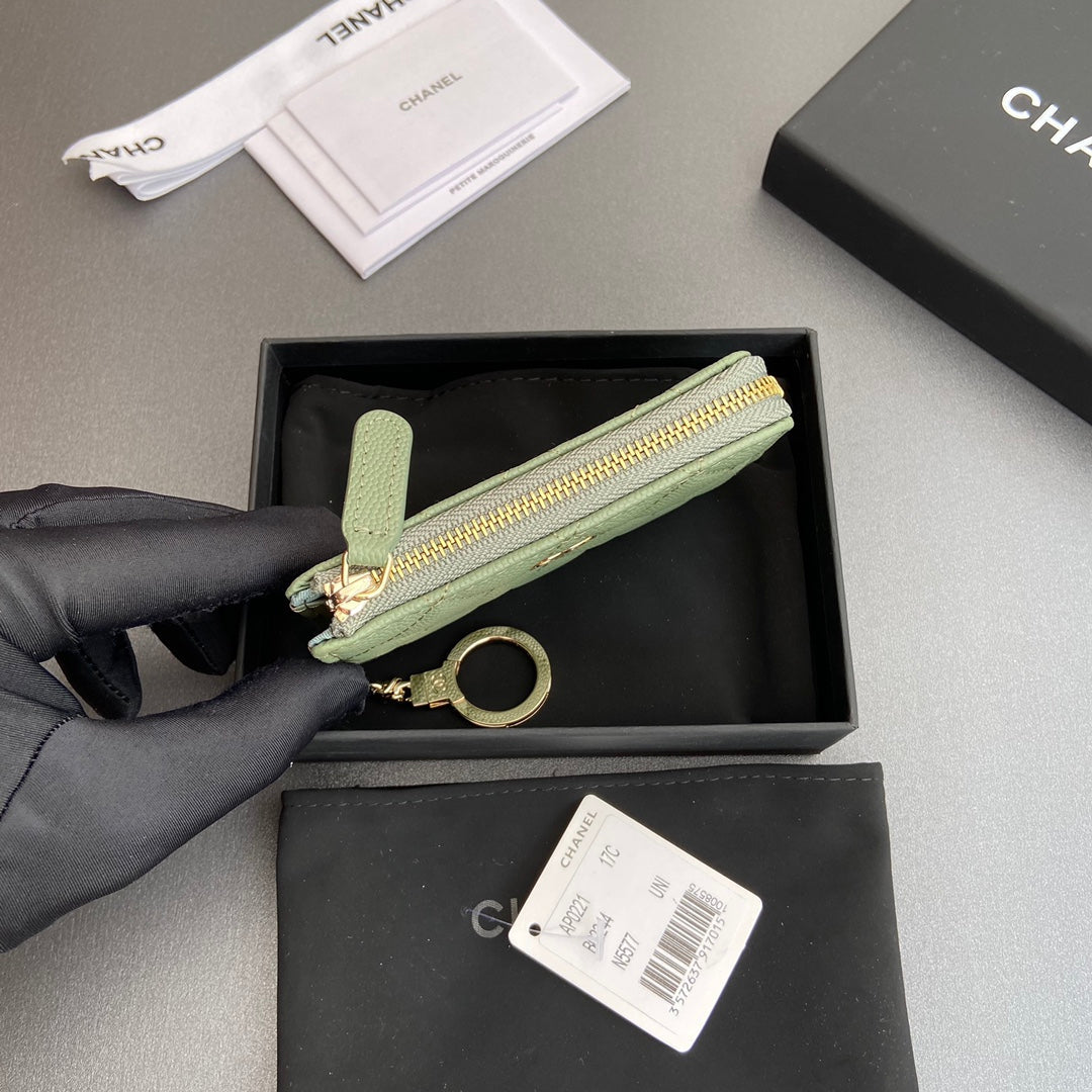 CC Hook & Chain Zipper Card Holder Light Green Caviar GHW 234727
