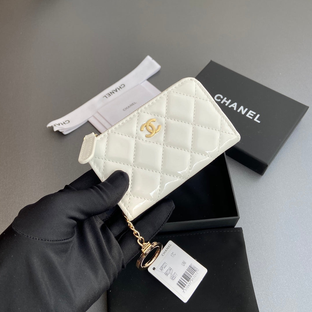 CC Hook & Chain Zipper Card Holder White Patent GHW 234739