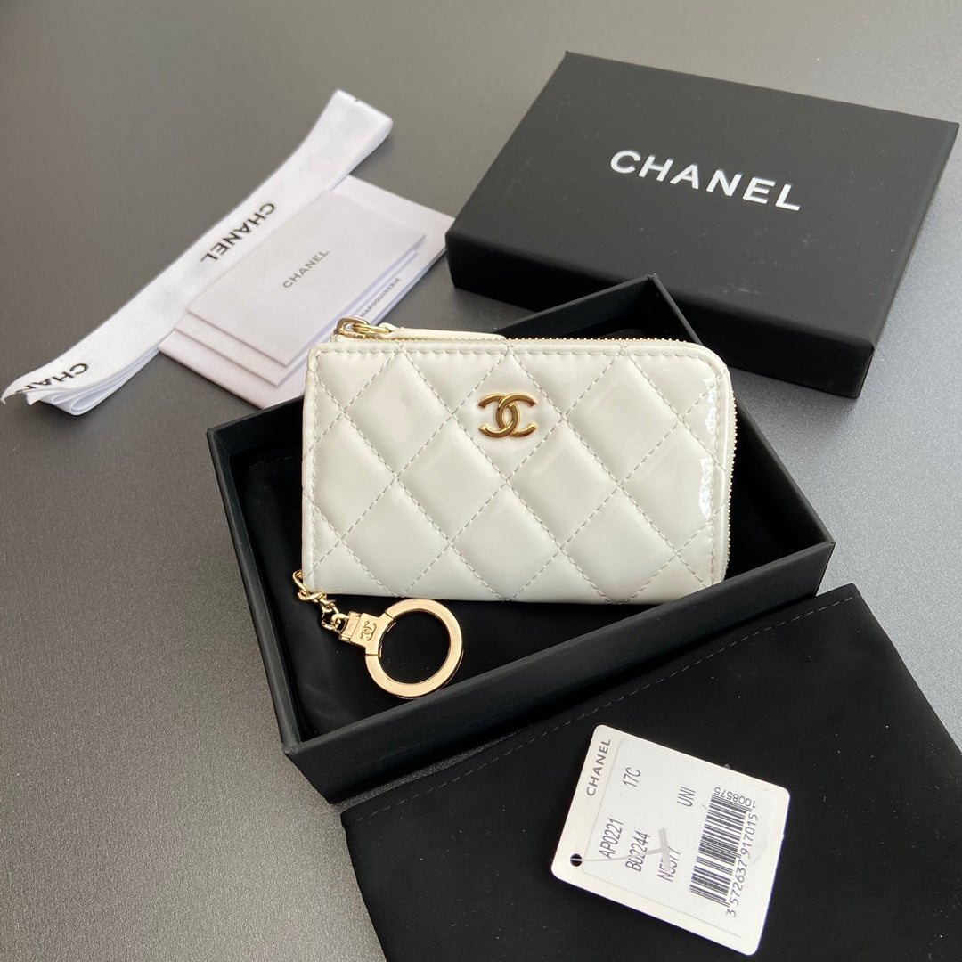 CC Hook & Chain Zipper Card Holder White Patent GHW 234739