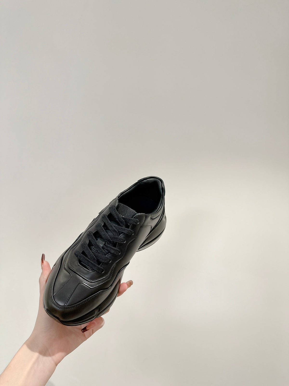 GG RHYTON TRAINER BLACK CALFSKIN WITH WHITE LOGO