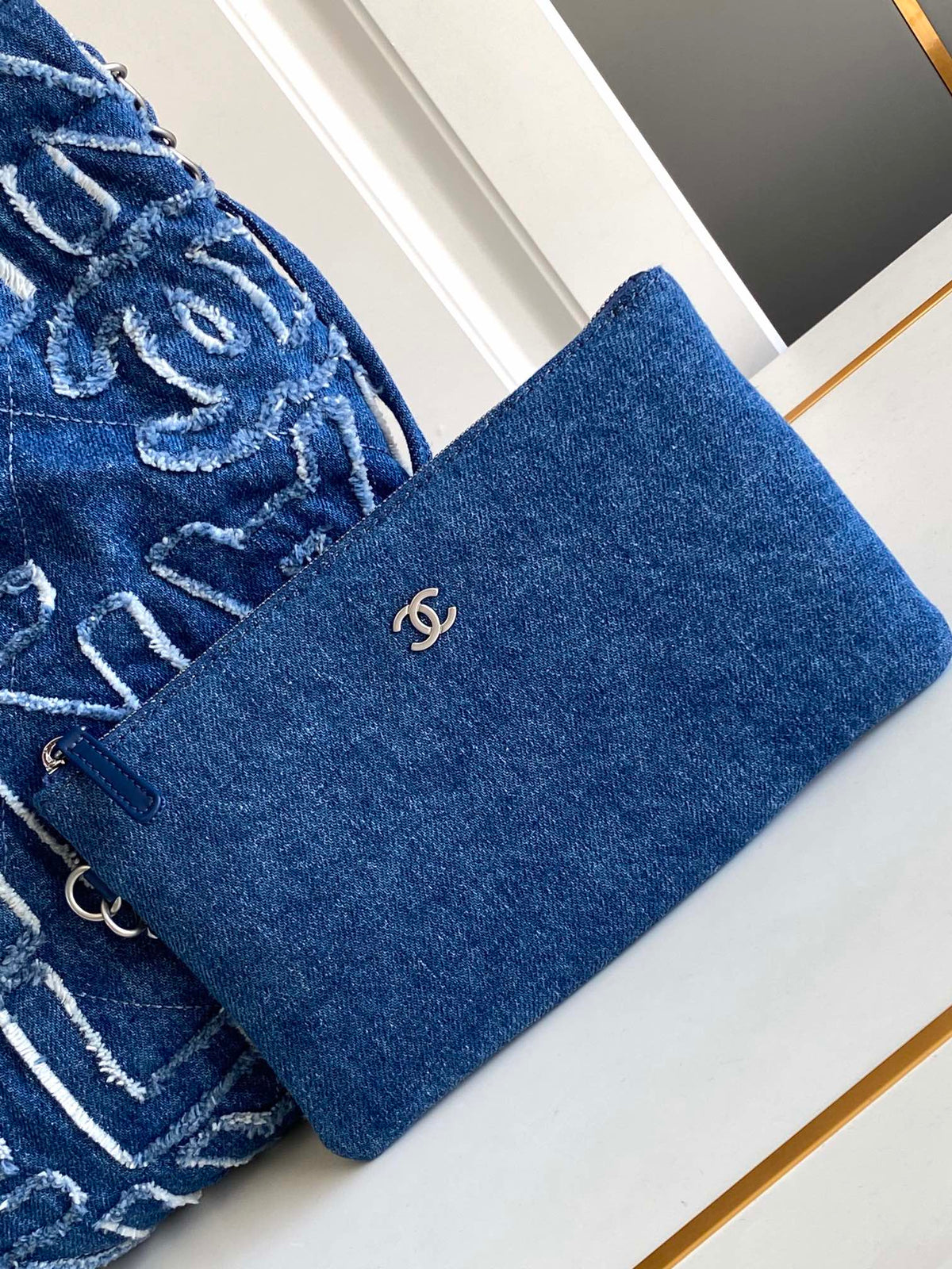 CC MEDIUM 42 BAG IN NAVY BLUE DENIM