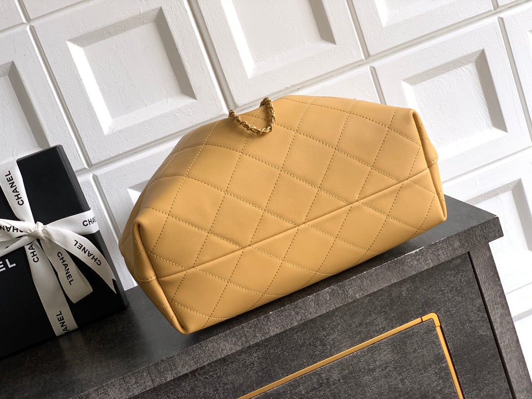 Chanel 26C Hobo Bag Beige Cowhide GHW 272334