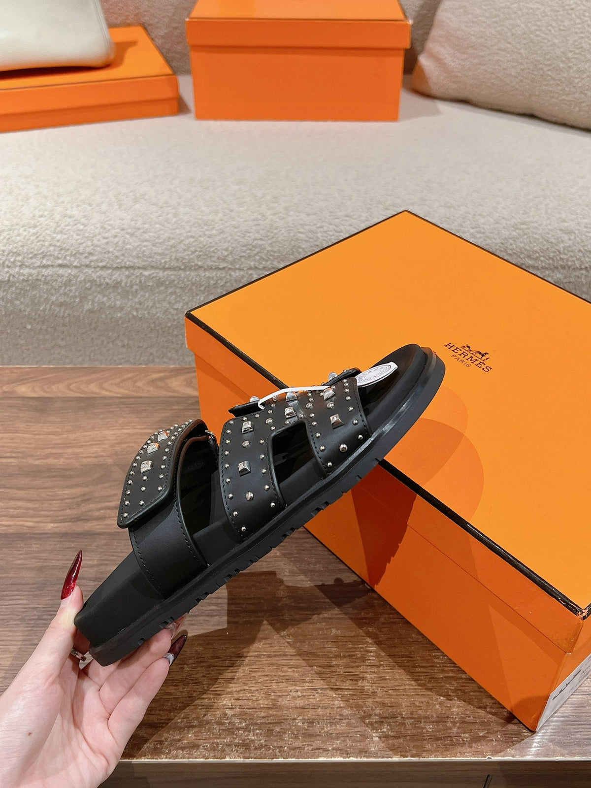 CHYPRE SANDAL BLACK CALFSKIN ATTACH CRYSTALS
