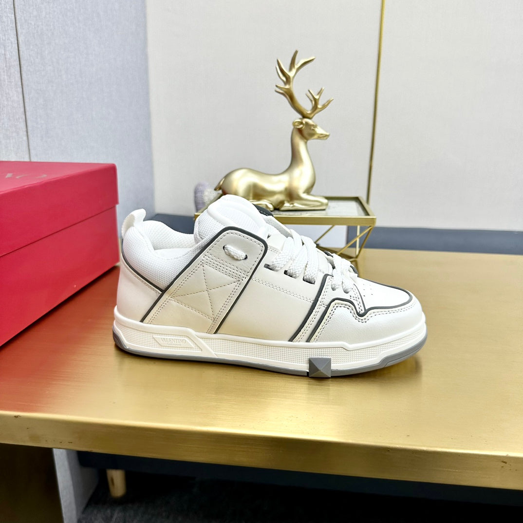 One Stud Sneaker Garavani Calfskin White Grey
