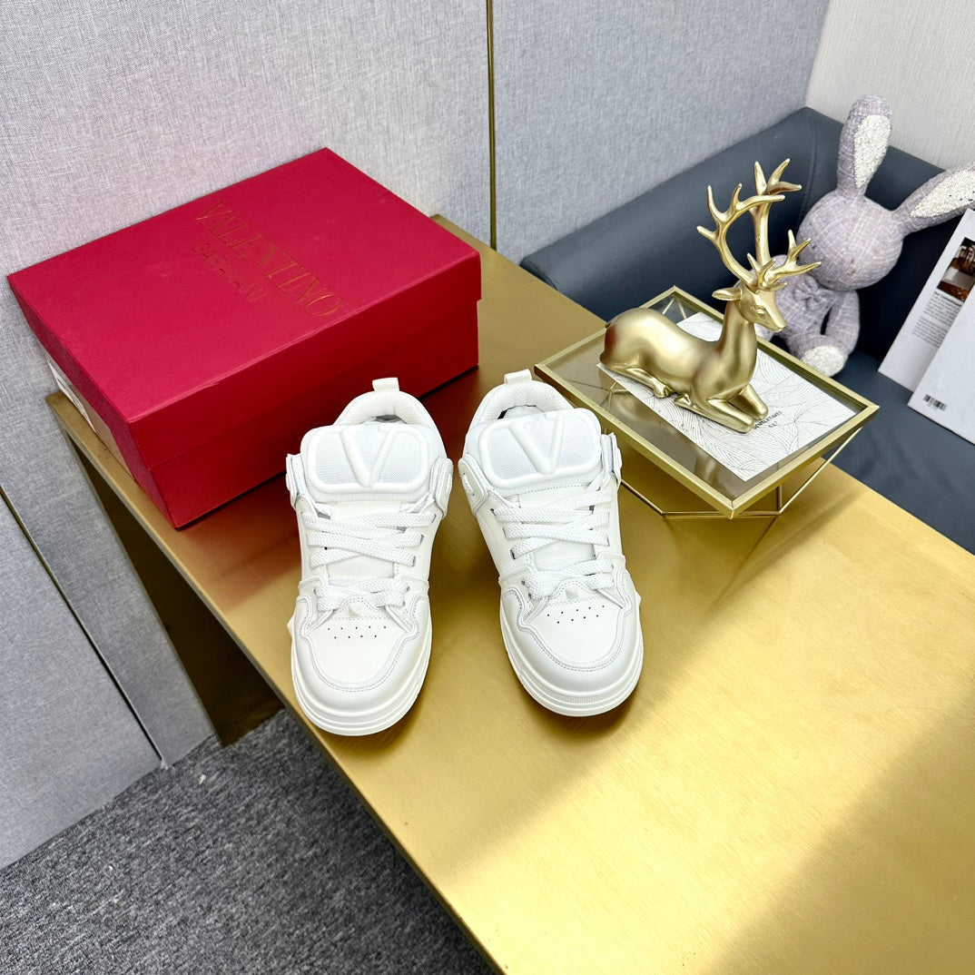 One Stud Sneaker Garavani Calfskin Fabric White