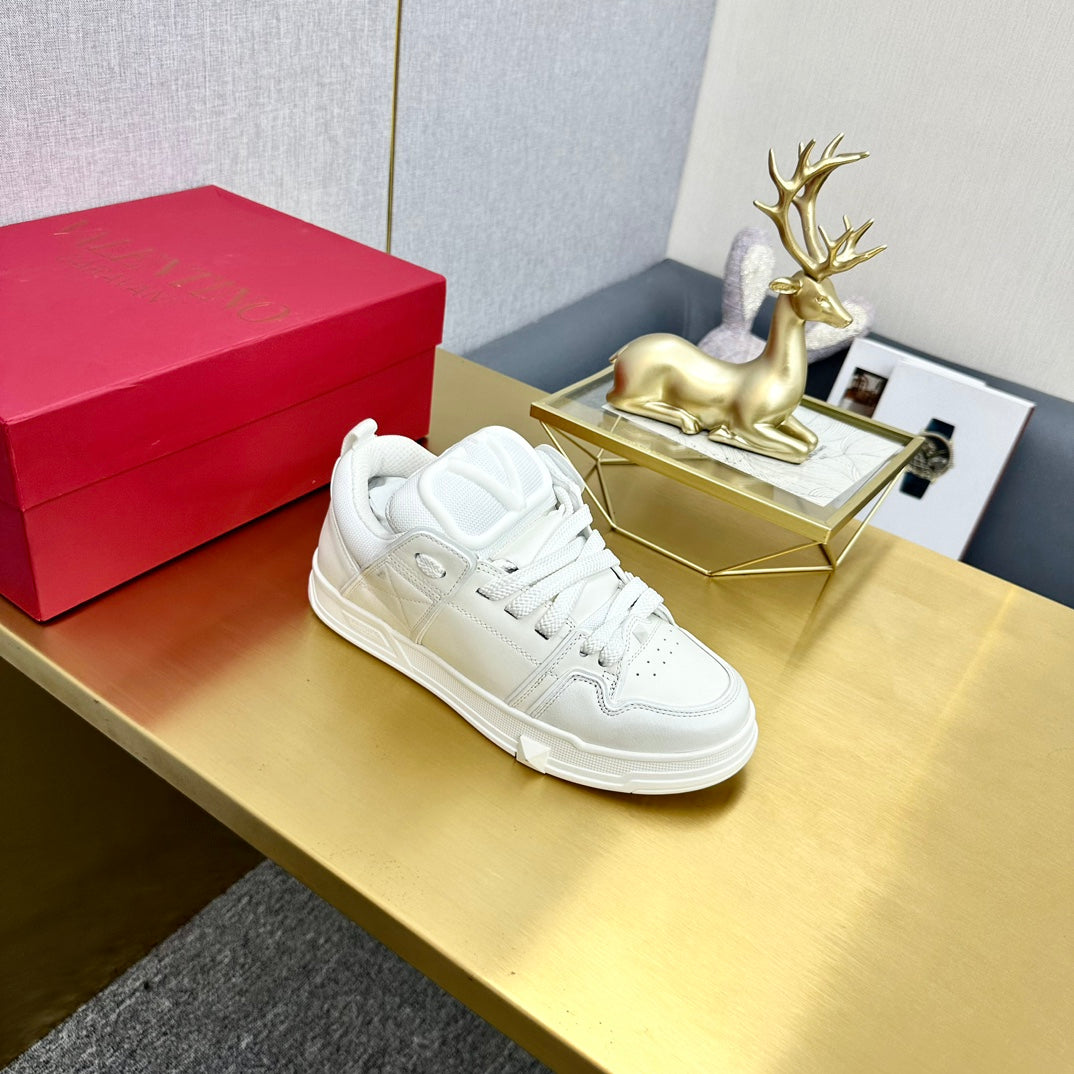 One Stud Sneaker Garavani Calfskin Fabric White