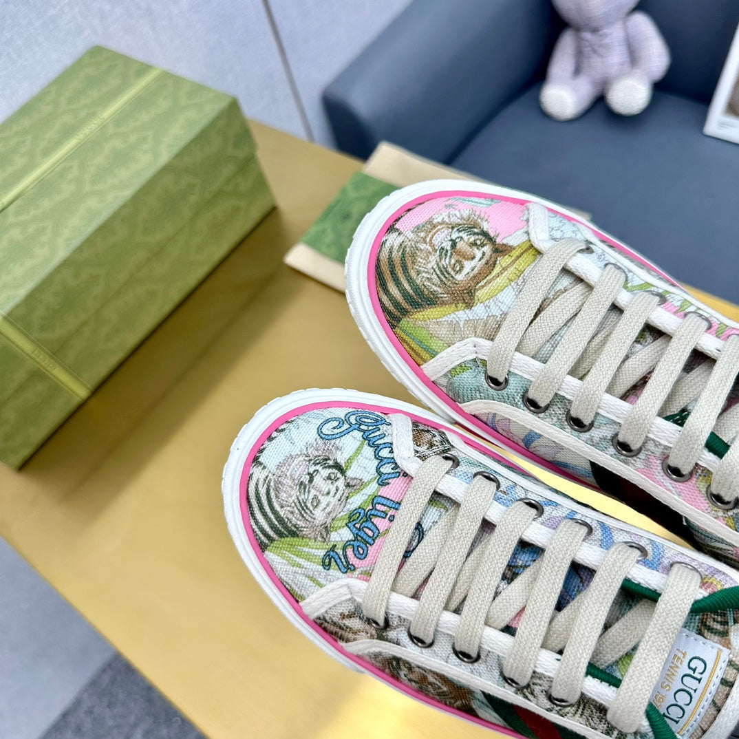 GG TENNIS 1977 TRAINER CANVAS WITH TIGER MOTIF