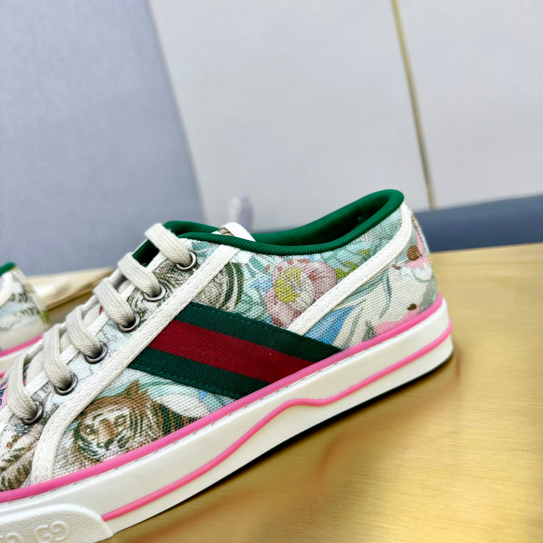 GG TENNIS 1977 TRAINER CANVAS WITH TIGER MOTIF