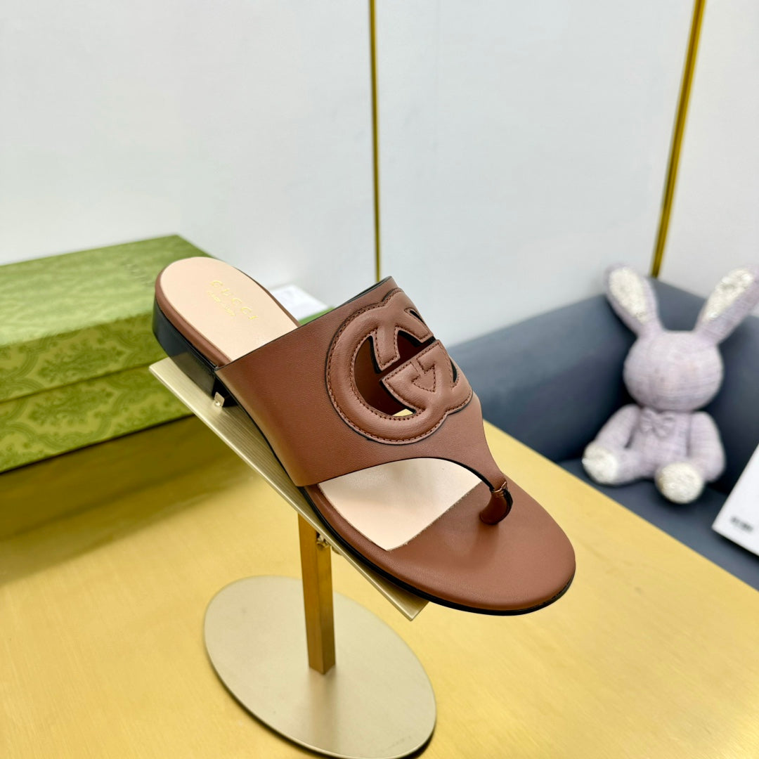 BLONDIE THONG SANDAL IN BRONZE BROWN LAMBSKIN
