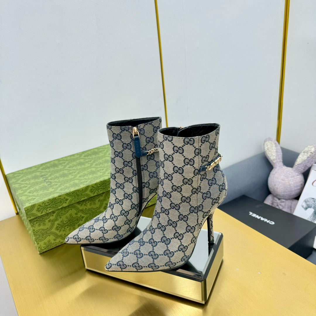 GG SIGNORIA ANKLE BOOT IN PALE GRAY MONOGRAM CANVAS