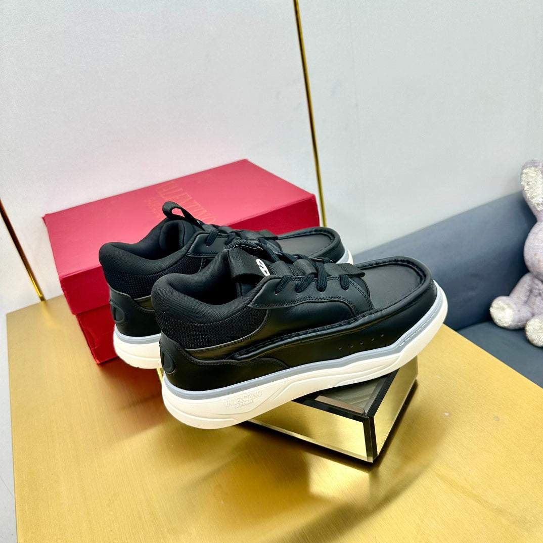 Mid-top Runboot Split Leather Sneaker 30mm Black Calfskin 994553